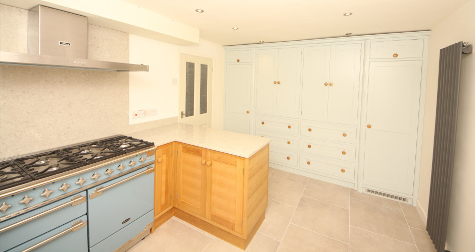 Customized Oak-Painted Kitchen